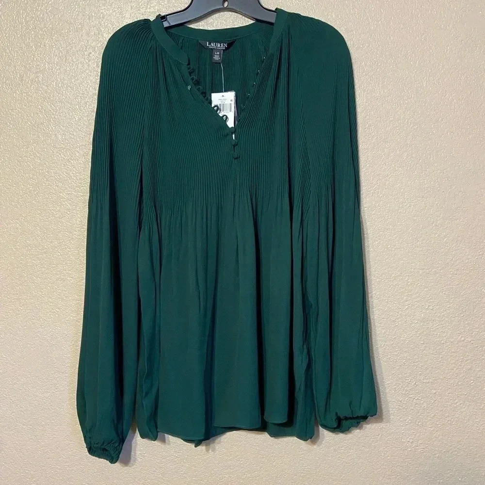 ⚫️ Lauren Ralph Lauren georgette top ⚫️​
BIN 31